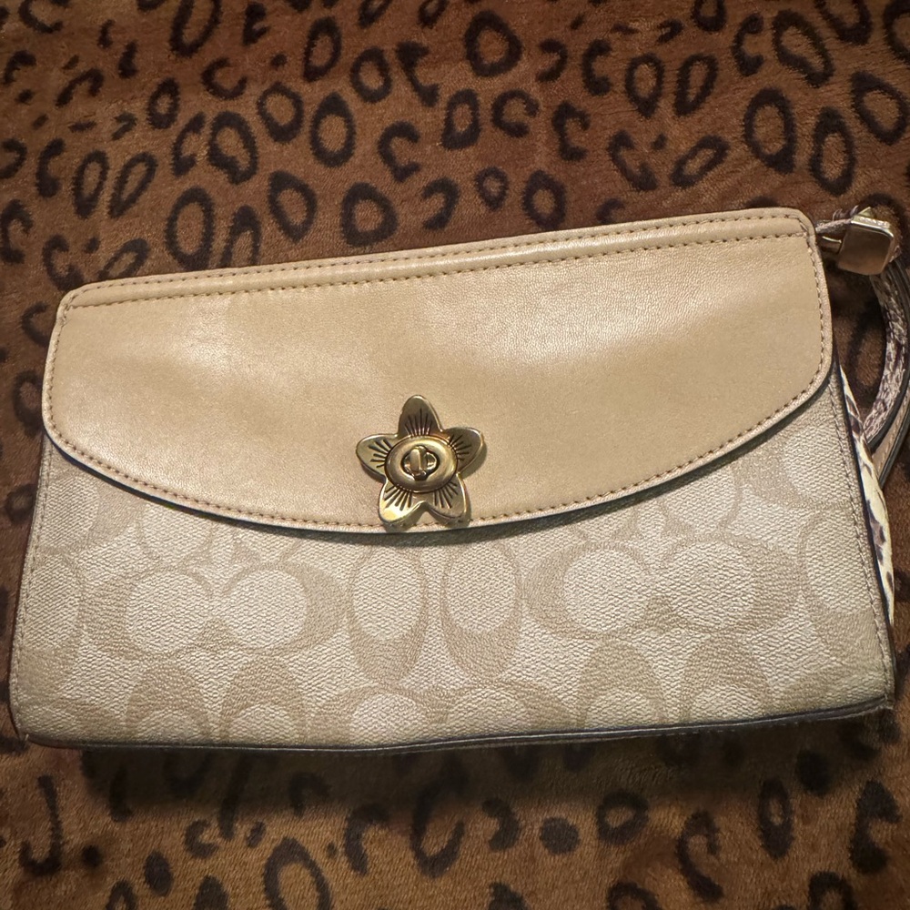 Coach Beige Floral Turn-Lock Wristlet Clutch